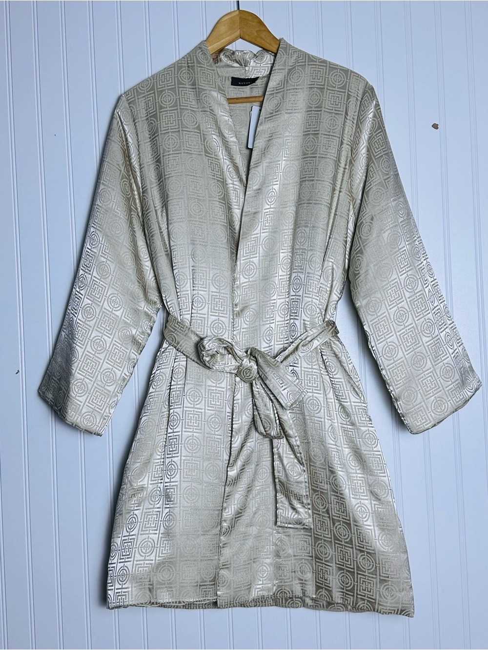 Natori Women's Infinity Jacquard Puffer Robe Color Light Taupe Size XS NWT - Picture 2 of 11